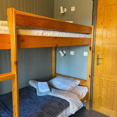 Kalameeste Maja * ムストベー