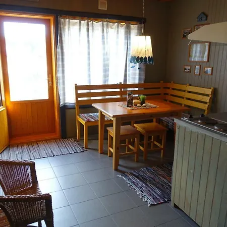 ホステル Kalameeste Maja ムストベー